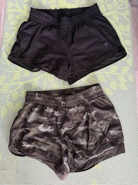 Athleta Women’s Black and Gray Camo Running Shorts - Pack of 2